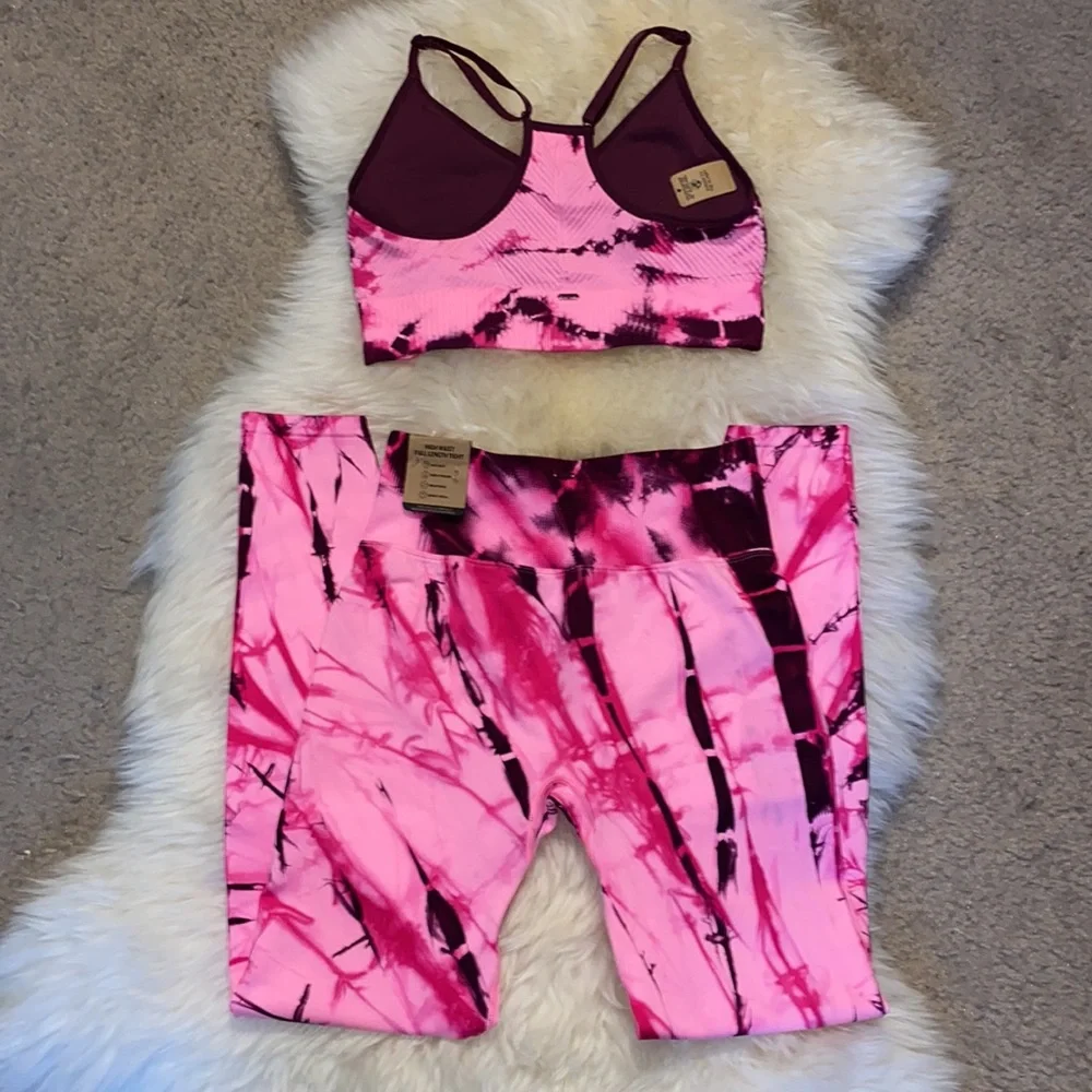 🆕PINK Victoria’s Secret Pink Spiral Tie Dye Set, M, S